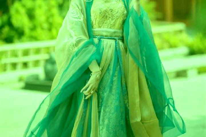 Quinn, 22 — Escort in Shixi, China