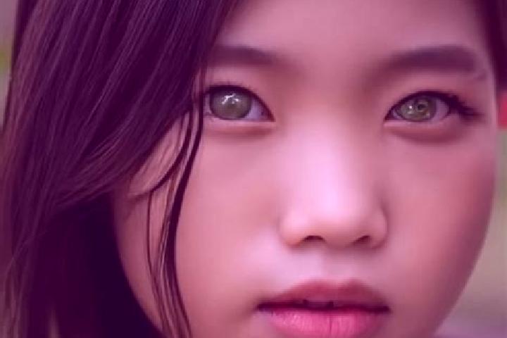 Quinn, 23, a auburn green-eyed asian companion based in Heling. Offering Striptease, BDSM, Party Girl. Available for incall and outcall, day and evening dates.
