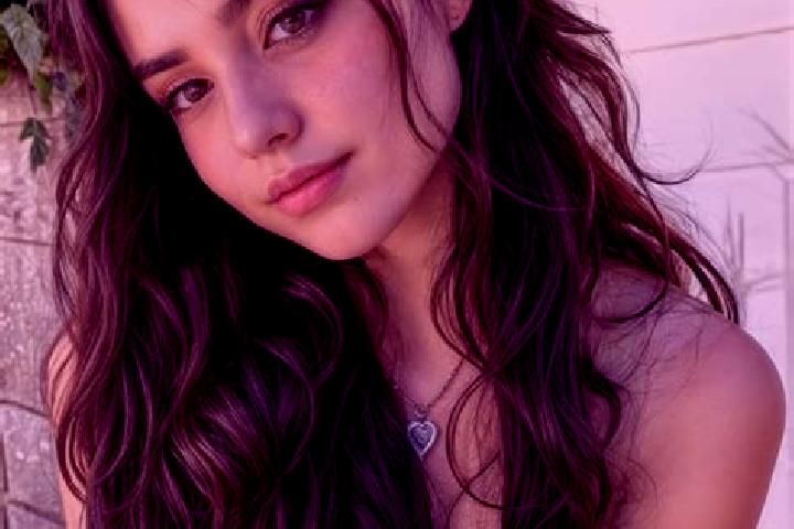 Quinn, 23, a auburn hazel-eyed indian companion based in Jurong West. Offering Domination, BDSM, OWO, Couples, A-Level. Available for incall and outcall, ove...