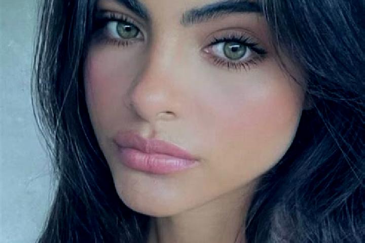 Quinn, 23, a black amber-eyed indian companion based in Ceska Kamenice. Offering GFE, Overnight, Striptease. Available for incall and outcall, day and evenin...
