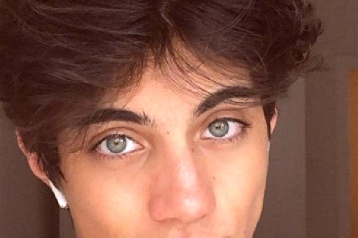 Quinn, 23, a chestnut dark-eyed caucasian companion based in Carpasio. Offering Overnight, Prostate Massage, 69. Available for incall and outcall, day and ev...