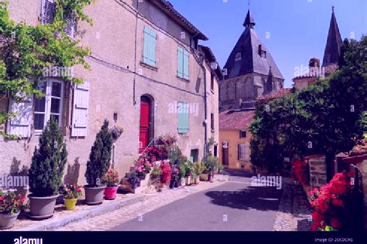 Quinn, 23 — Escort in Le Dorat, France