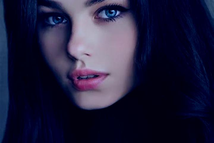 Quinn, 24, a brunette dark-eyed slavic companion based in Bungo-ono. Offering Tantra, Massage, Travel Companion, Party Girl. Available for incall and outcall...