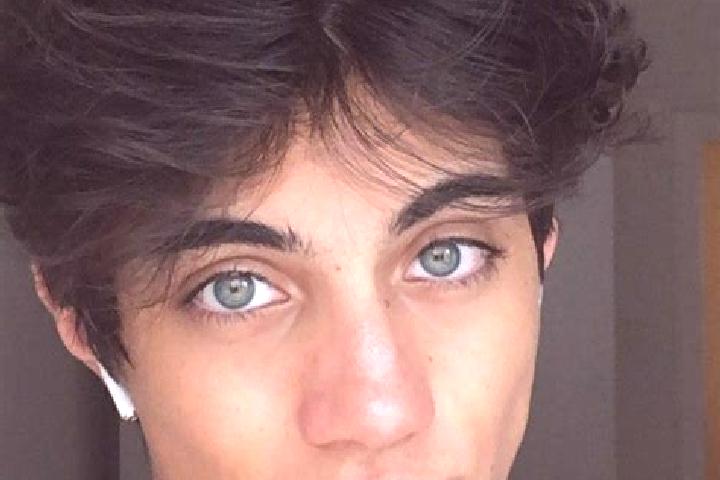 Quinn, 24, a chestnut green-eyed caucasian companion based in Voecklabruck. Offering Prostate Massage, OWO. Available for incall and outcall, overnight booki...