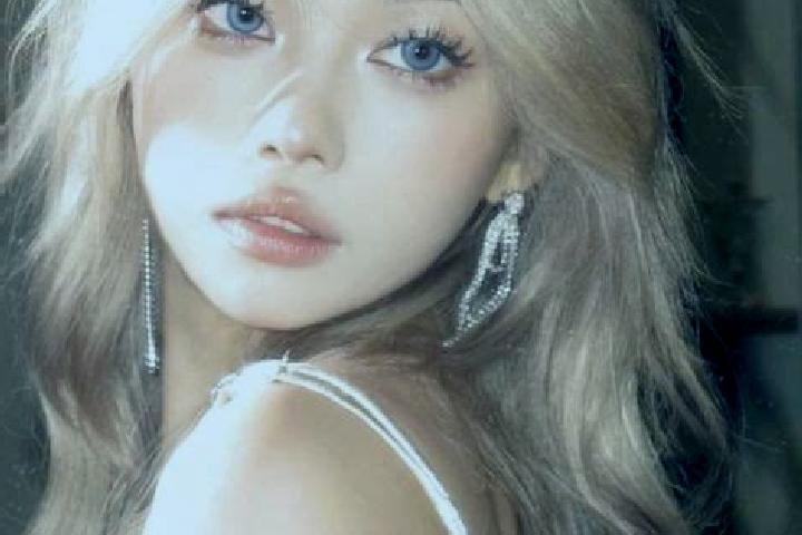 Quinn, 24, a platinum blonde hazel-eyed asian companion based in Toussieu. Offering Domination, Couples, Girlfriend Experience, Travel Companion. Available f...