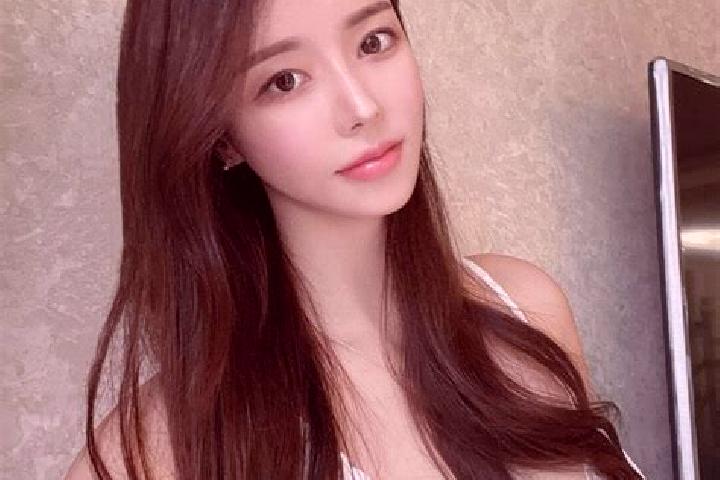 Quinn, 24 — Escort in Dongyangzhen, China