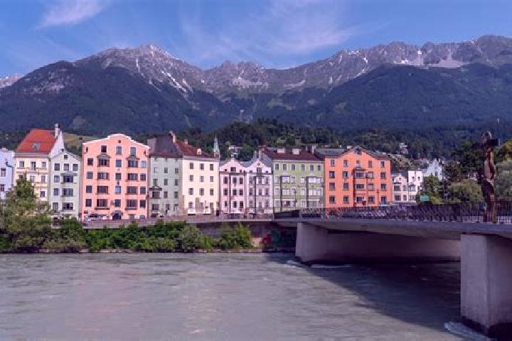 Quinn, 24 — Escort in Strassham, Austria