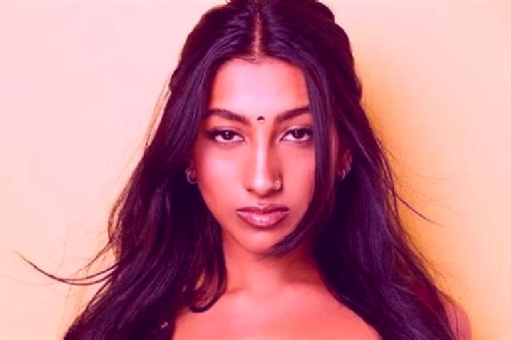 Quinn, 24 — Escort in Zofio, Spain