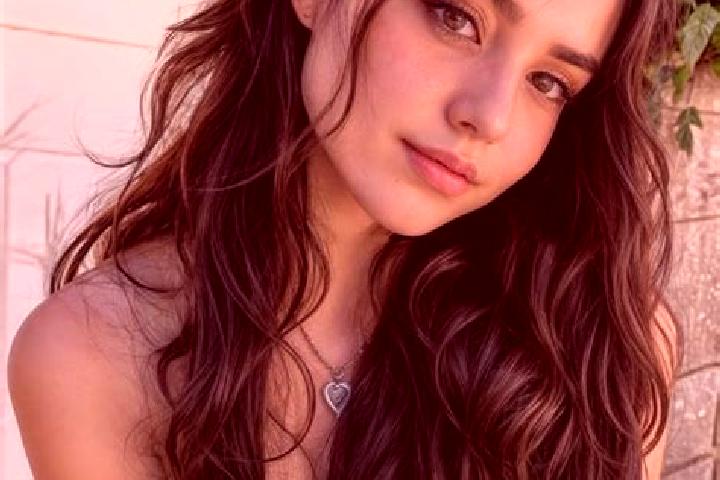 Quinn, 25, a auburn amber-eyed middle eastern companion based in Zhaogong. Offering Massage, Domination, Deep French Kissing, Overnight. Available for incall...
