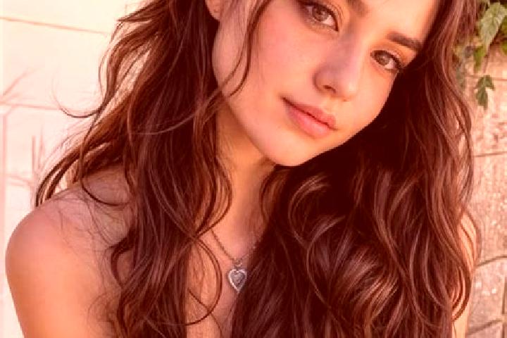 Quinn, 25, a brunette hazel-eyed indian companion based in Chiopris. Offering Striptease, Travel Companion, OWO, Deep French Kissing. Available for incall an...