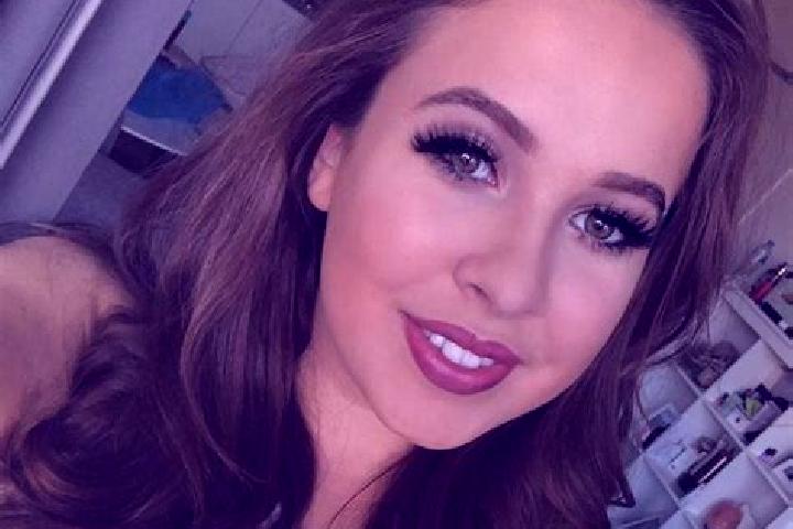 Quinn, 25, a dark blonde amber-eyed caucasian companion based in Brantingham. Offering Fetish, Prostate Massage, Domination. Available for incall and outcall...