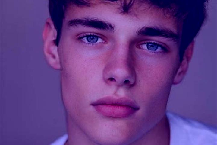 Quinn, 25, a red brown-eyed caucasian companion based in Halenkov. Offering Striptease, CIM, Dinner Date. Available for incall and outcall, day and evening d...