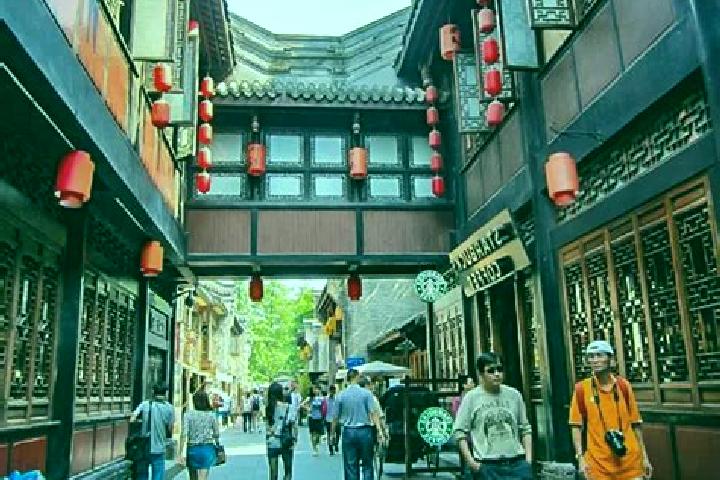 Quinn, 25 — Escort in Jinli, China