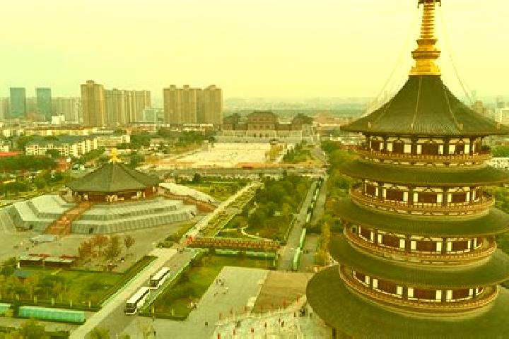 Quinn, 25 — Escort in Tiantang, China