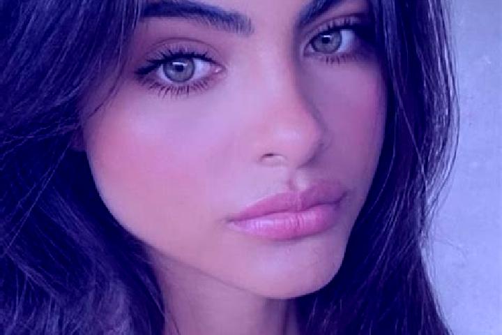 Quinn, 26, a brunette dark-eyed indian companion based in Weston. Offering GFE, Travel Companion, Massage, BDSM, Roleplay. Available for incall and outcall, ...