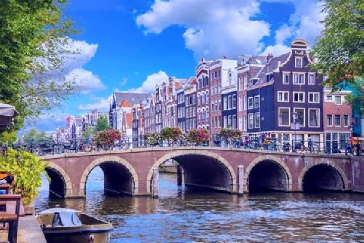 Quinn, 26 — Escort in Canals, Spain