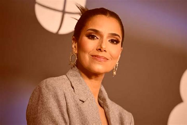 Quinn, 27, a auburn dark-eyed latina companion based in Chejende. Offering Dinner Date, Party Girl, Deep French Kissing, Couples, GFE. Available for incall a...