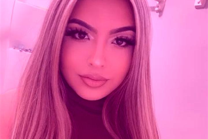 Quinn, 27, a blonde dark-eyed latina companion based in Cruzton. Offering Roleplay, Duos, Fetish, GFE. Available for incall and outcall, overnight bookings a...