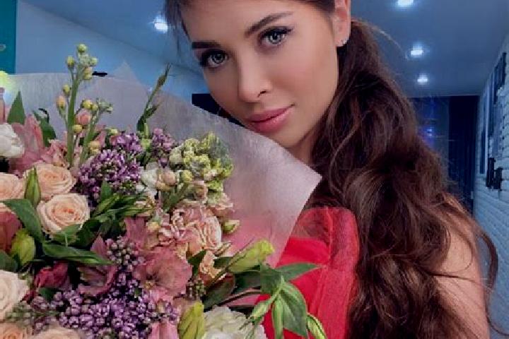 Quinn, 27, a red brown-eyed latina companion based in Jiancheng. Offering Deep French Kissing, Girlfriend Experience, GFE. Available for incall and outcall, ...