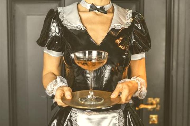 Quinn, 28, a auburn amber-eyed caucasian companion based in Regis-Breitingen. Offering Party Girl, Striptease, A-Level, Travel Companion, Duos. Available for...