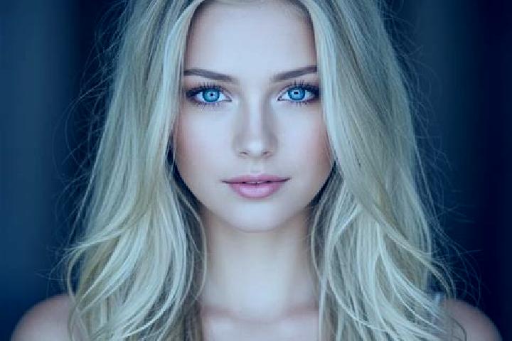 Quinn, 28, a blonde amber-eyed mixed companion based in Gidy. Offering Massage, Dinner Date, Duos. Available for incall and outcall, day and evening dates.