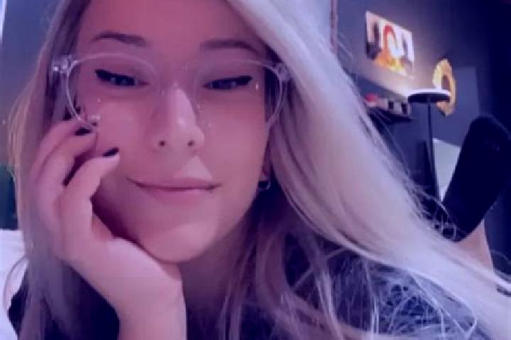 Quinn, 28, a blonde grey-eyed caribbean companion based in Campomorone. Offering CIM, A-Level, Couples. Available for incall and outcall, day and evening dates.