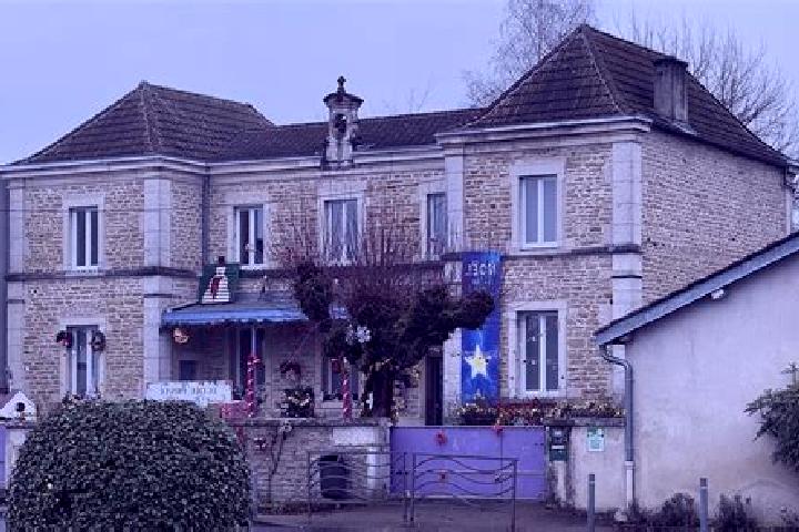 Quinn, 28 — Escort in Attignat, France