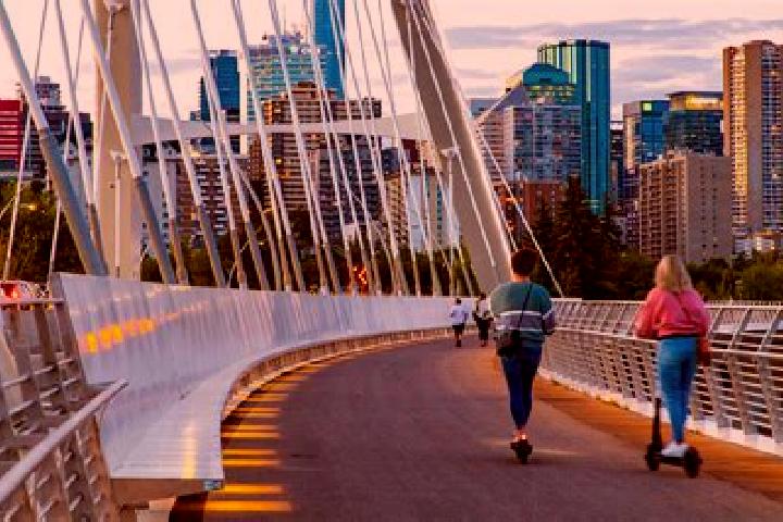 Quinn, 28 — Escort in Edmonton, Canada