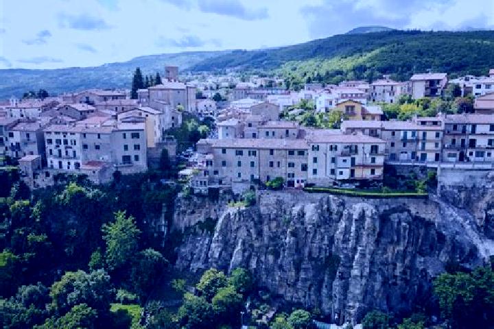 Quinn, 28 — Escort in Santa Fiora, Italy