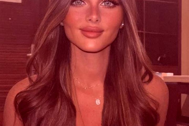 Quinn, 29, a brunette dark-eyed mixed companion based in Porthmadog. Offering Prostate Massage, A-Level, Tantra. Available for incall and outcall, day and ev...