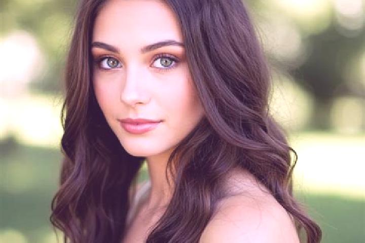 Quinn, 29, a brunette hazel-eyed caucasian companion based in Reduzum. Offering Erotic Massage, Overnight, OWO. Available for incall and outcall, overnight b...