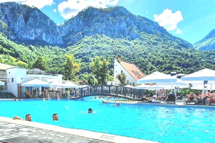 Quinn, 29 — Escort in Baia de Arama, Romania