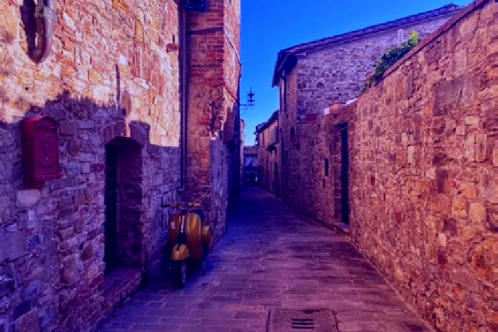 Quinn, 29 — Escort in Poggio San Lorenzo, Italy