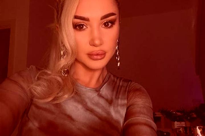 Quinn, 30, a blonde dark-eyed caribbean companion based in Castelvetro Piacentino. Offering Overnight, Party Girl, GFE. Available for incall and outcall, day...