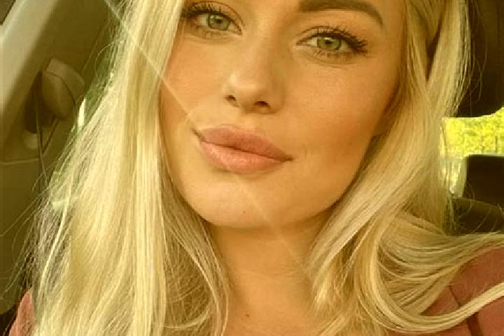 Quinn, 30, a blonde hazel-eyed caucasian companion based in Dumbrava. Offering Travel Companion, BDSM, Girlfriend Experience, Tantra. Available for incall an...