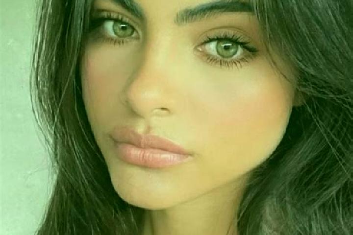 Quinn, 30, a dark blonde green-eyed indian companion based in Lusigny-sur-Barse. Offering Massage, BDSM, 69, Girlfriend Experience, Duos. Available for incal...