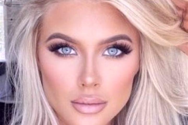 Quinn, 30, a platinum blonde brown-eyed indian companion based in Muyang. Offering A-Level, OWO, Couples. Available for incall and outcall, overnight booking...