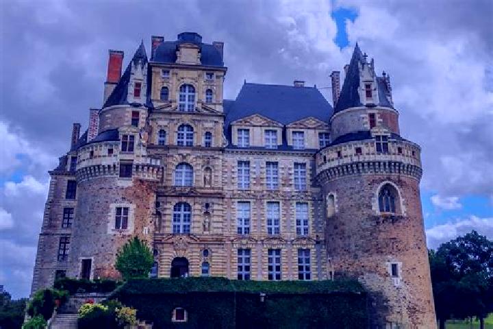 Quinn, 30 — Escort in Brissac-Quince, France