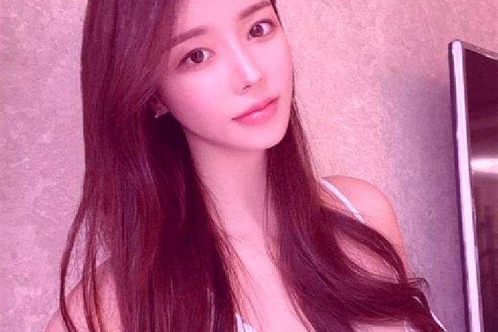 Quinn, 30 — Escort in Yongjiahe, China