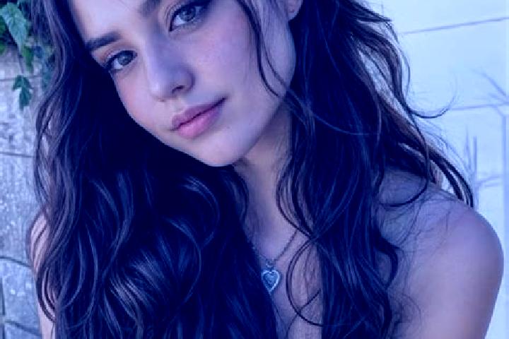 Quinn, 31, a dark blonde hazel-eyed middle eastern companion based in Fontenoy. Offering Duos, Girlfriend Experience, Massage. Available for incall and outca...