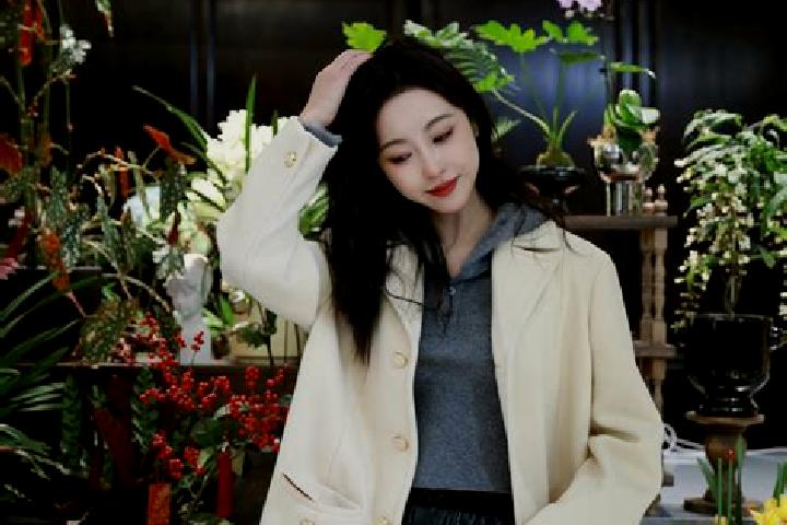 Quinn, 31 — Escort in Gexi, China