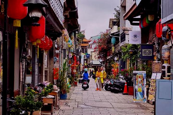 Quinn, 31 — Escort in Shennong, China