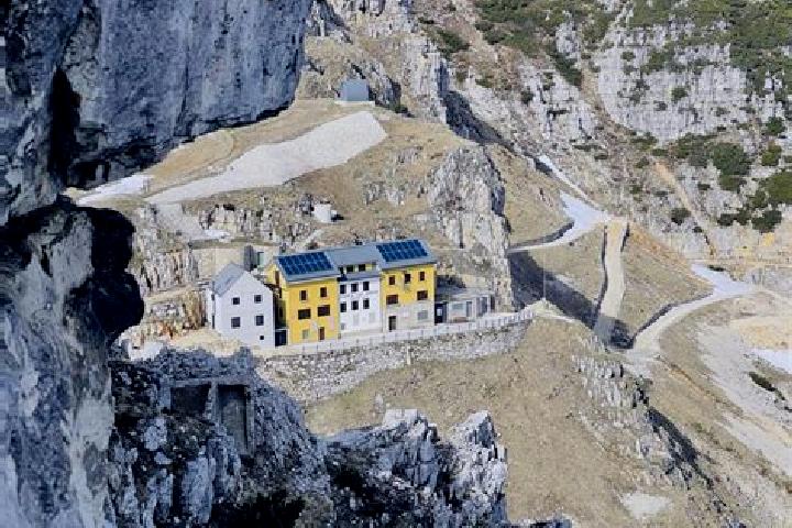 Quinn, 31 — Escort in Valli del Pasubio, Italy