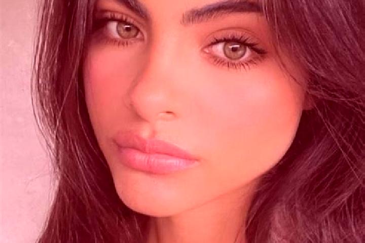 Quinn, 32, a red green-eyed indian companion based in Maraba. Offering 69, Overnight, Travel Companion. Available for incall and outcall, day and evening dates.