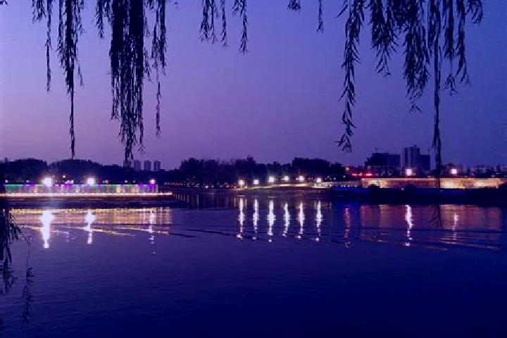 Quinn, 32 — Escort in Luohe, China