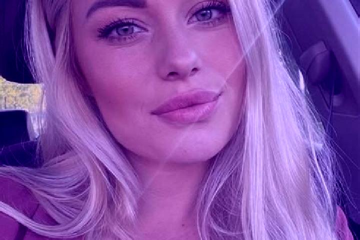 Quinn, 33, a blonde hazel-eyed ebony companion based in Surata. Offering Striptease, Tantra, BDSM, Domination, 69. Available for incall and outcall, day and ...