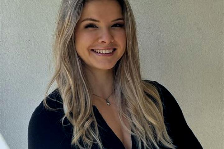 Quinn, 33 — Escort in Chaponost, France