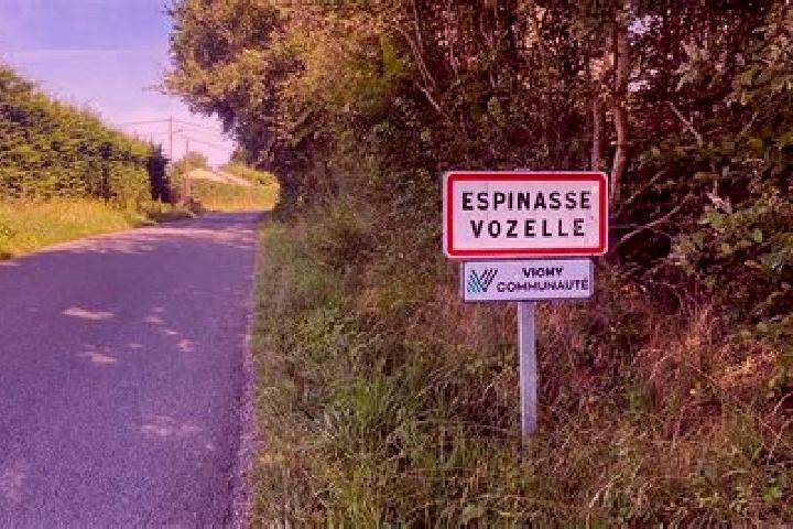 Quinn, 33 — Escort in Espinasse-Vozelle, France