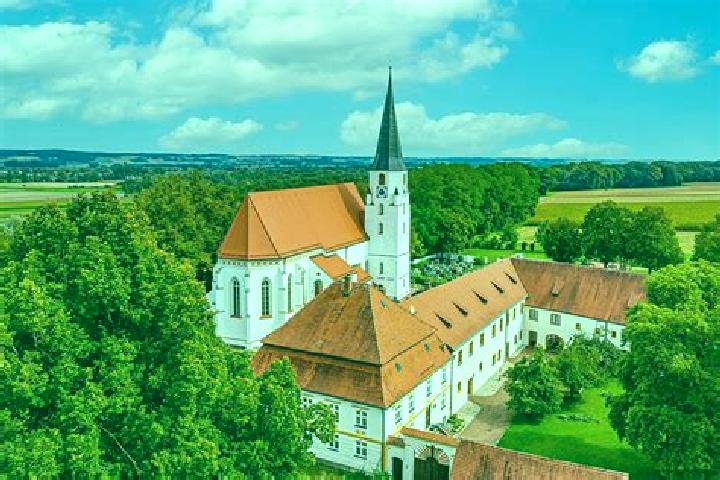 Quinn, 33 — Escort in Loiching, Germany