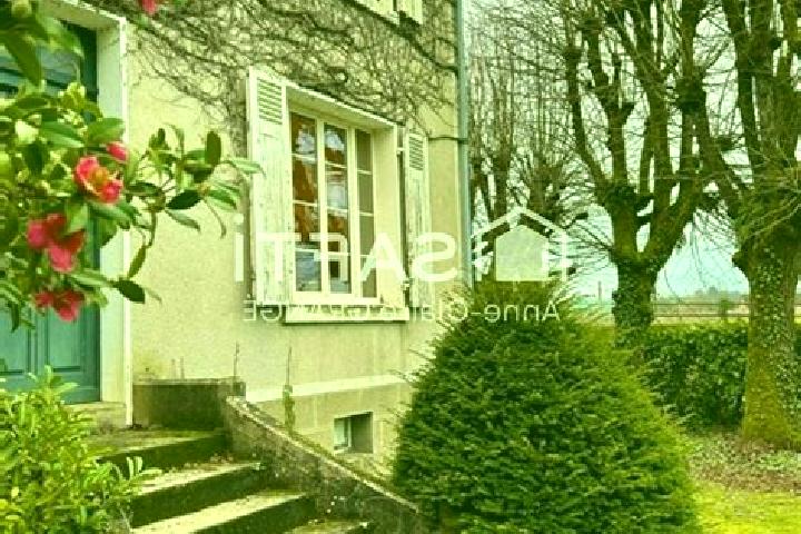 Quinn, 33 — Escort in Sille-le-Philippe, France